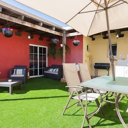 Villa Blanca Tenerife - Private Rooms - Terrace And Bbq, 5 Minutes From The Beach And Airport San Isidro  Extérieur photo