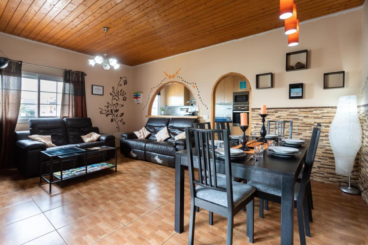Villa Blanca Tenerife - Private Rooms - Terrace And Bbq, 5 Minutes From The Beach And Airport San Isidro  Extérieur photo
